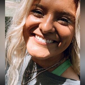 Meet your Posher, Reagan